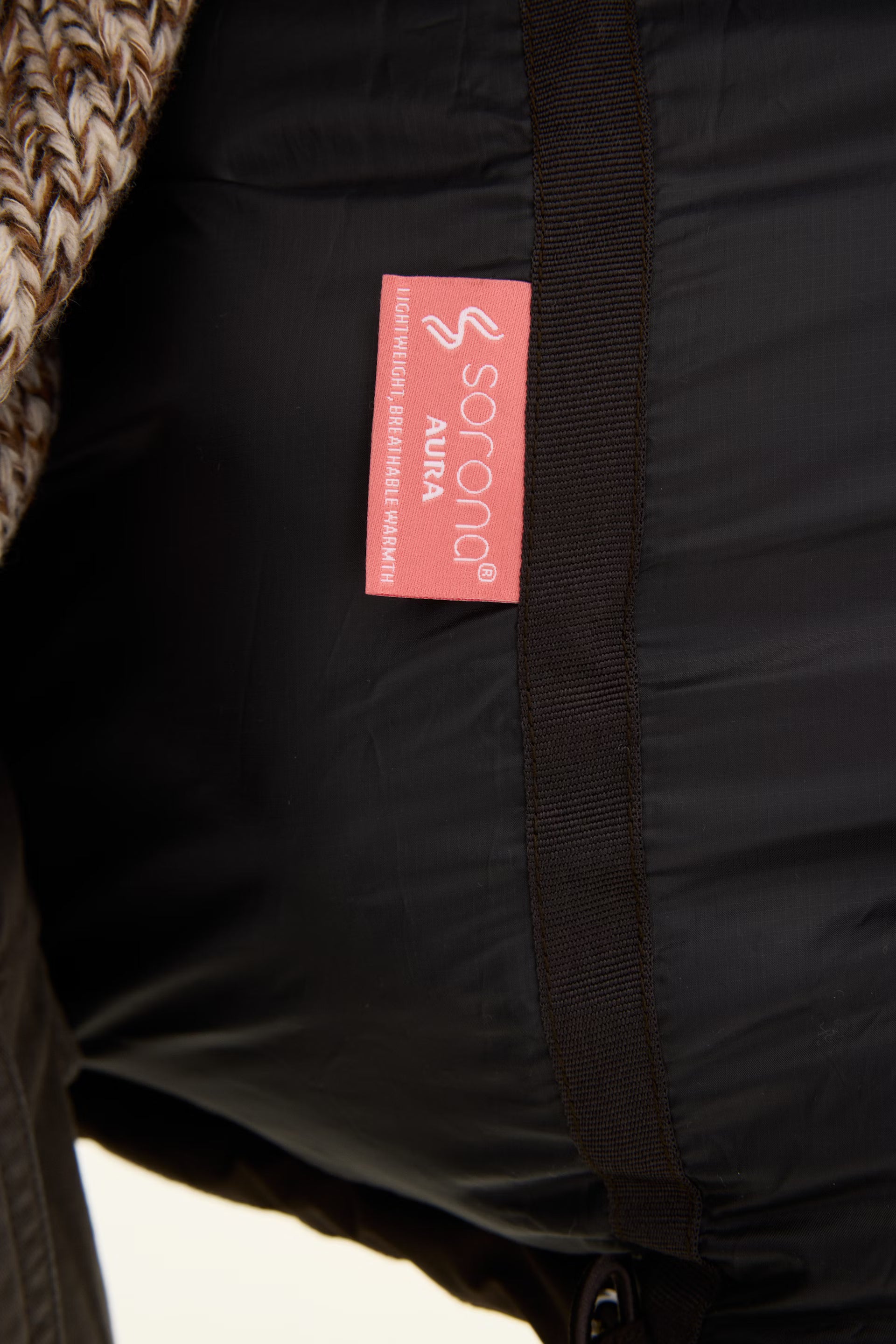 HOODED PUFFER VIND- OG VANDAFVISENDE JAKKE