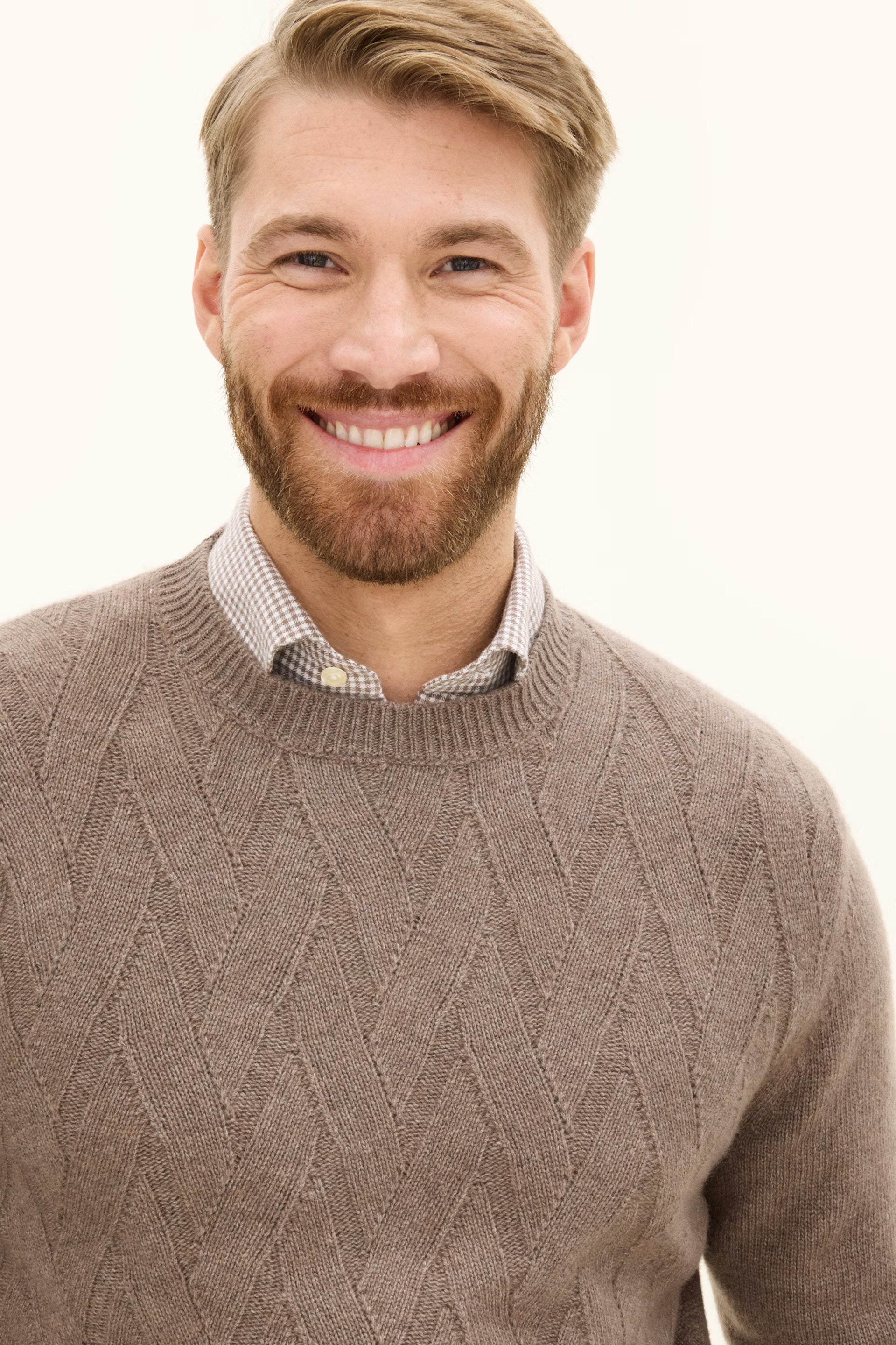 ASTON ROUNDNECK SWEATER I CASHMERE