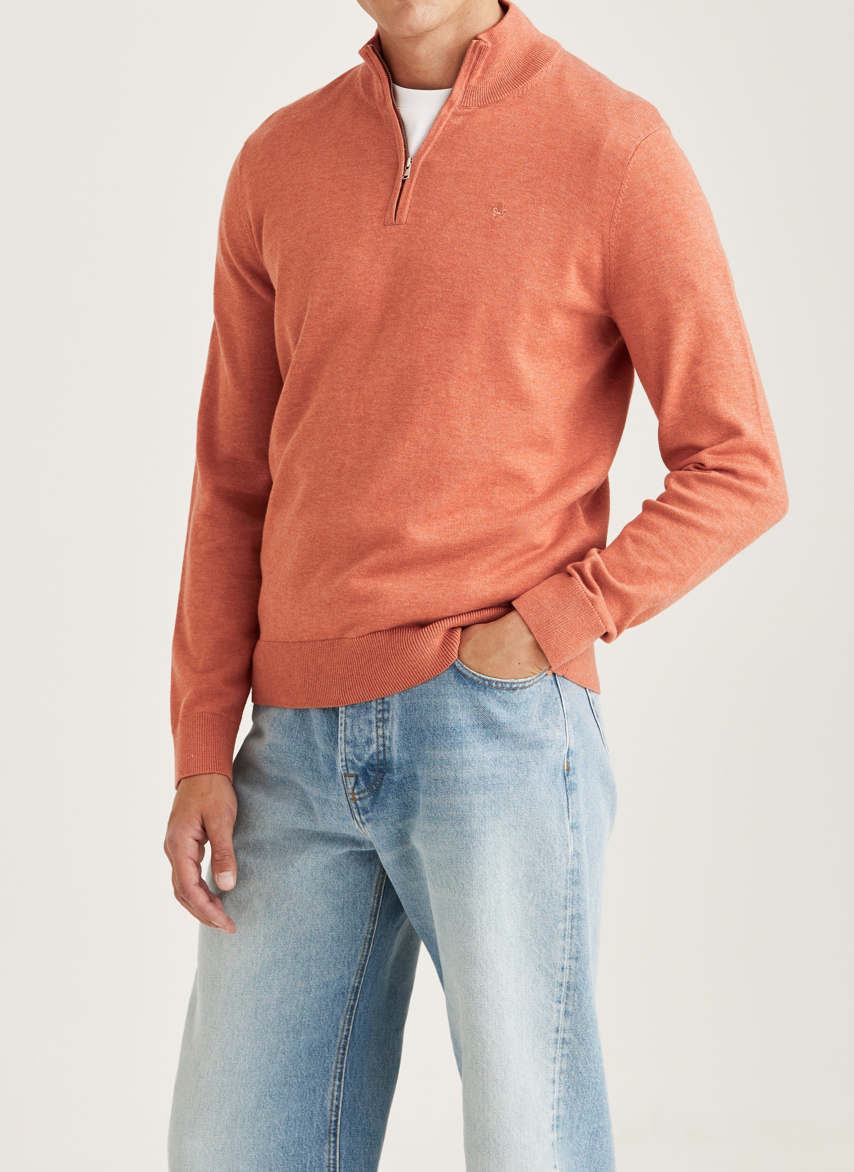 RILEY HALF ZIP STRIK
