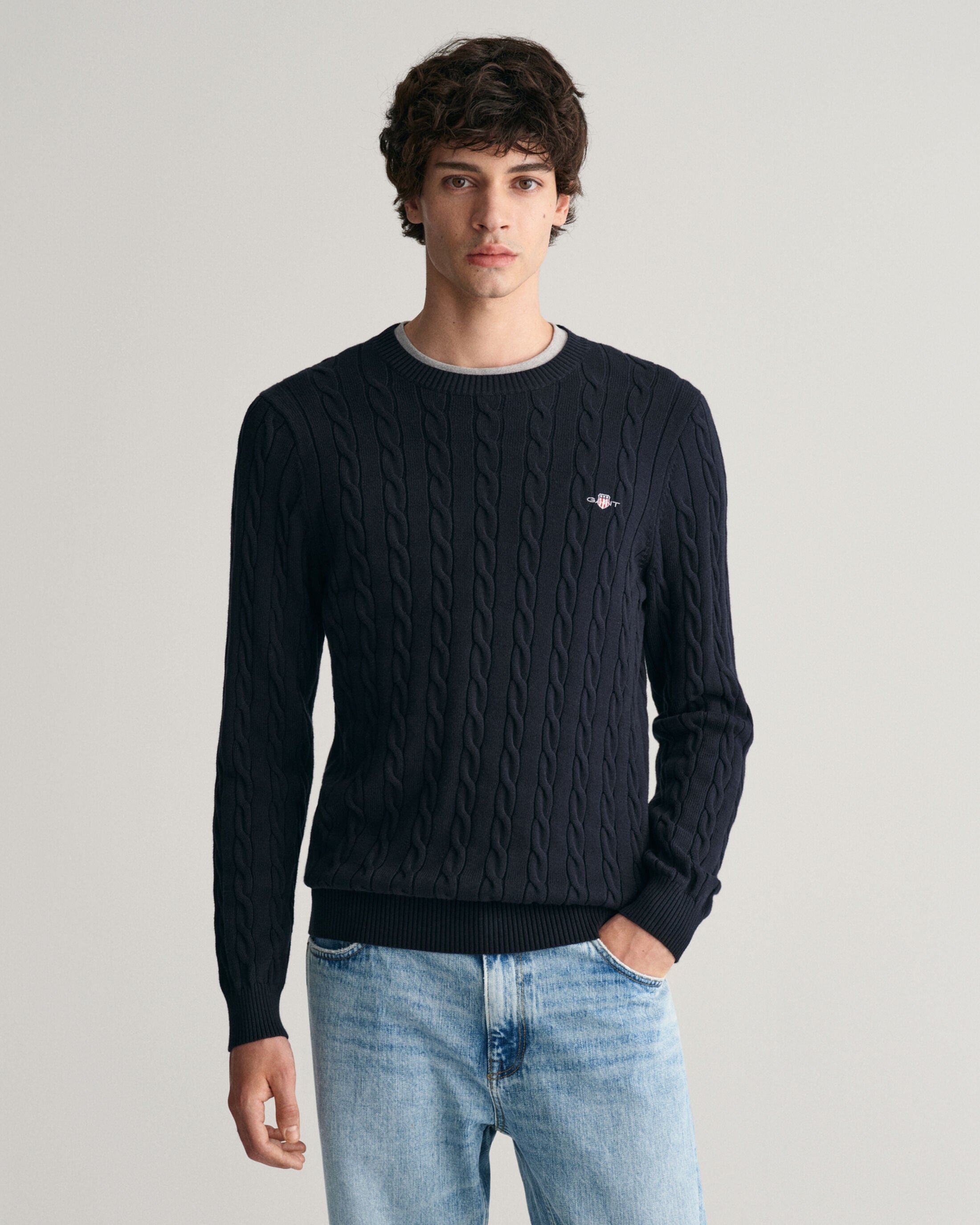 COTTON CABLE KNIT CREW NECK SWEATER