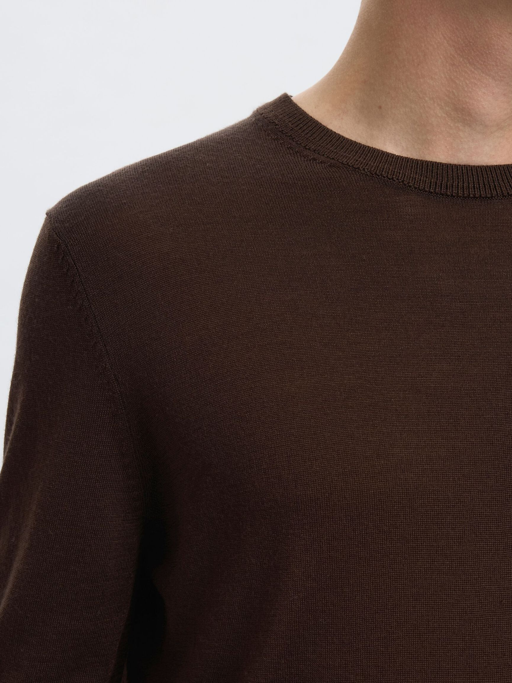 100% MERINOULD CREW NECK JUMPER