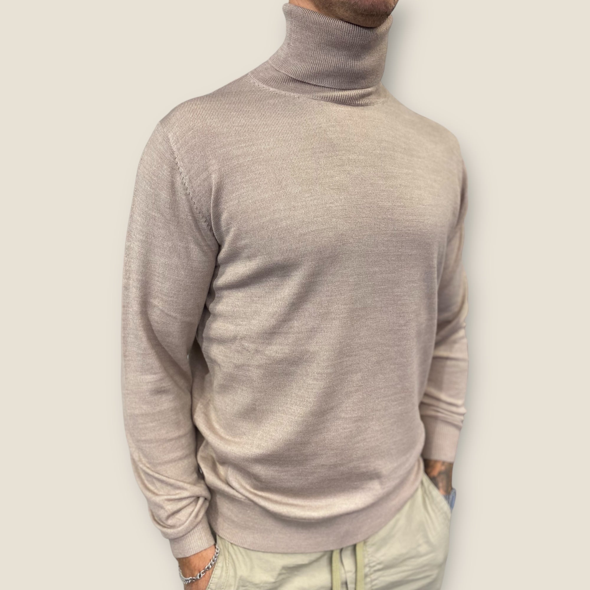 ROLL NECK EKSTRA FIN MERINO ULD