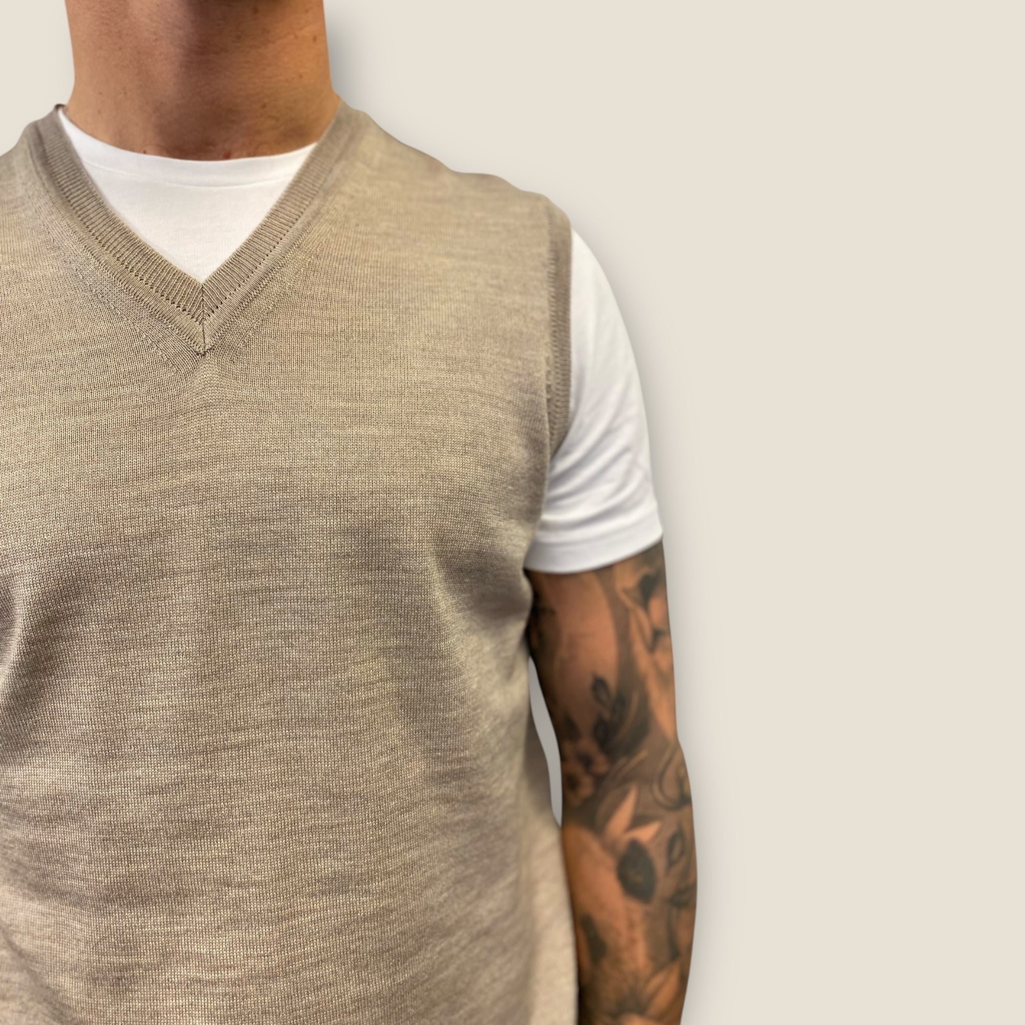 MERINO ISAI SLIPOVER VEST