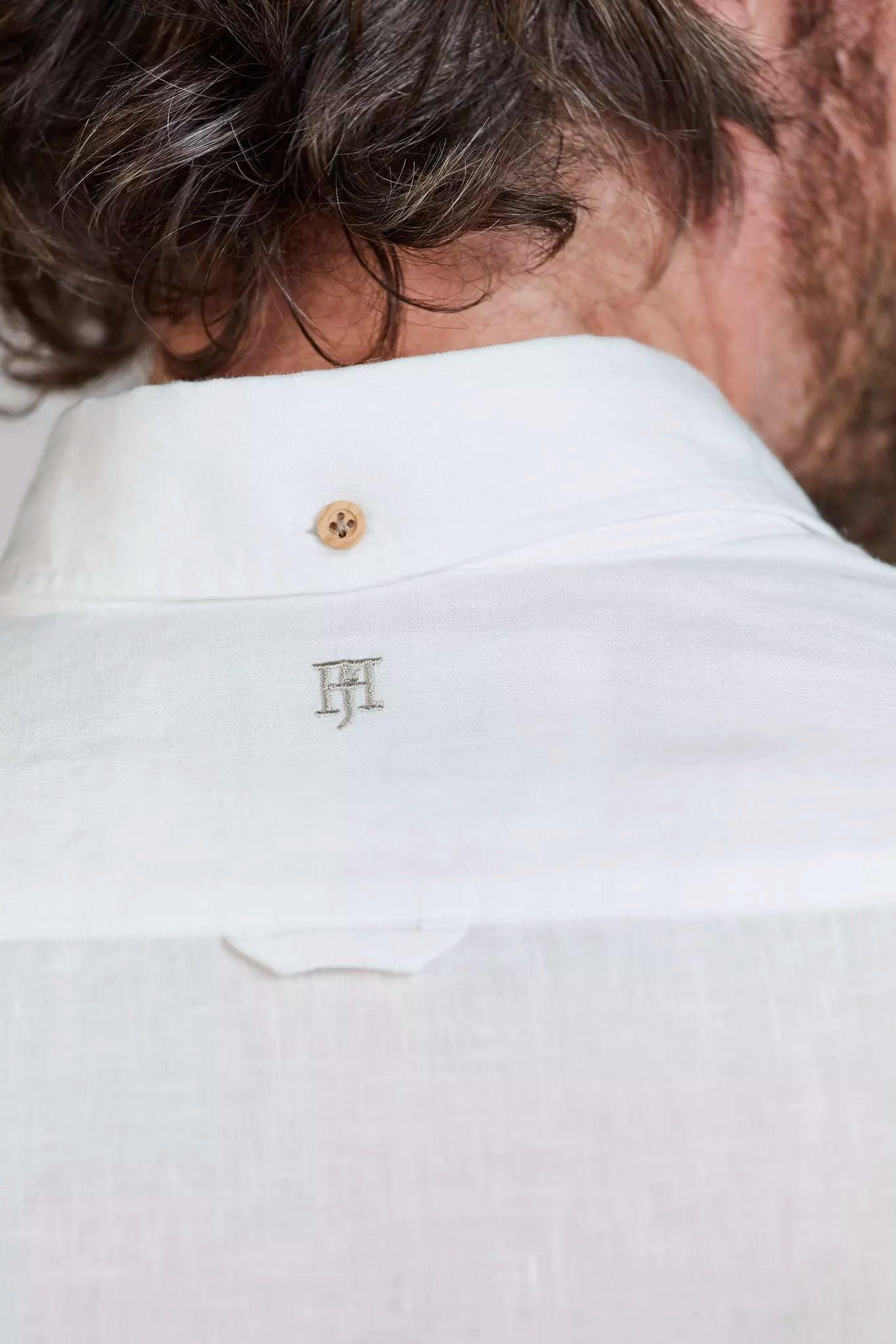 CLASSIC LINEN SHIRT