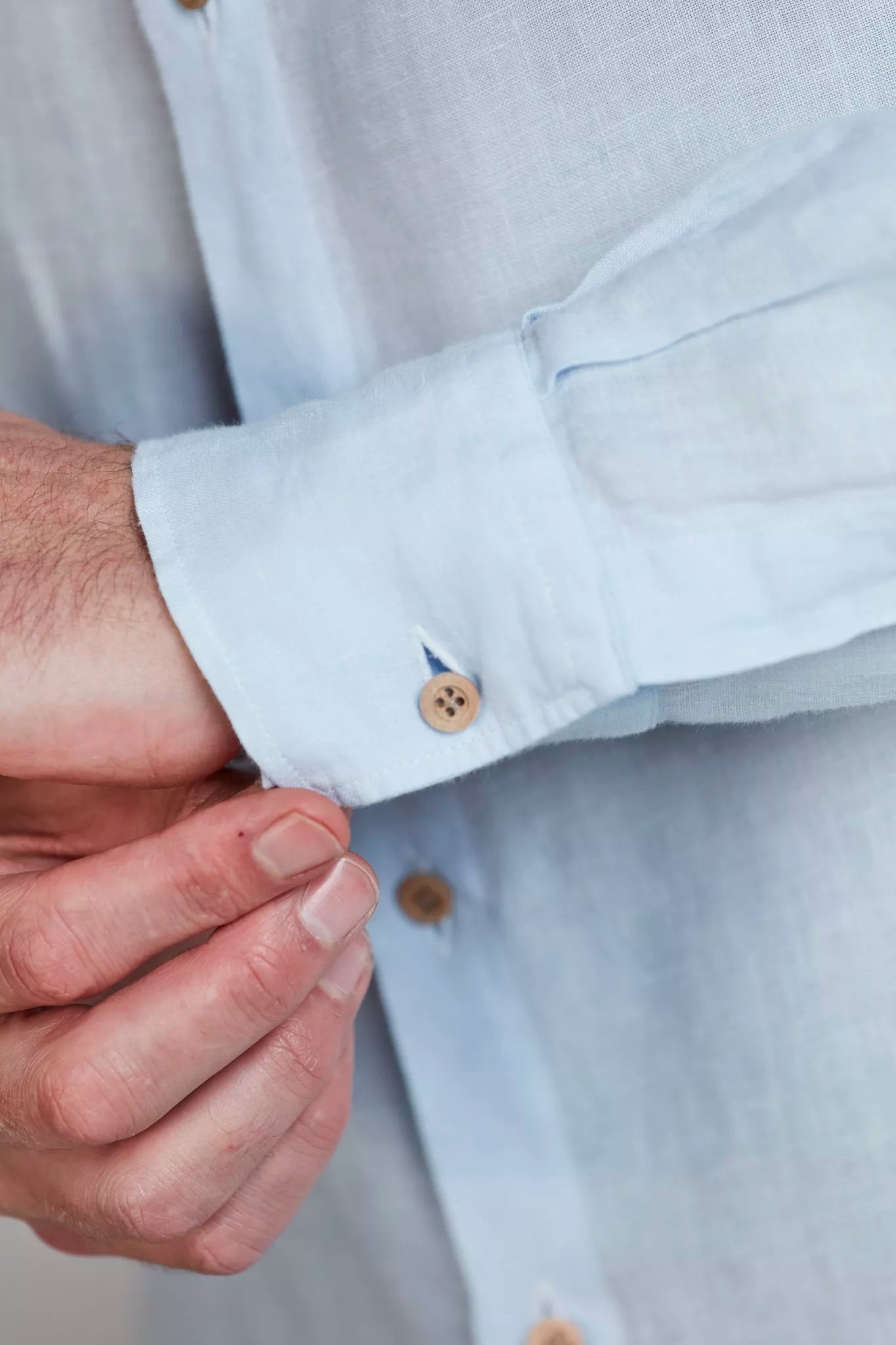CLASSIC LINEN SHIRT