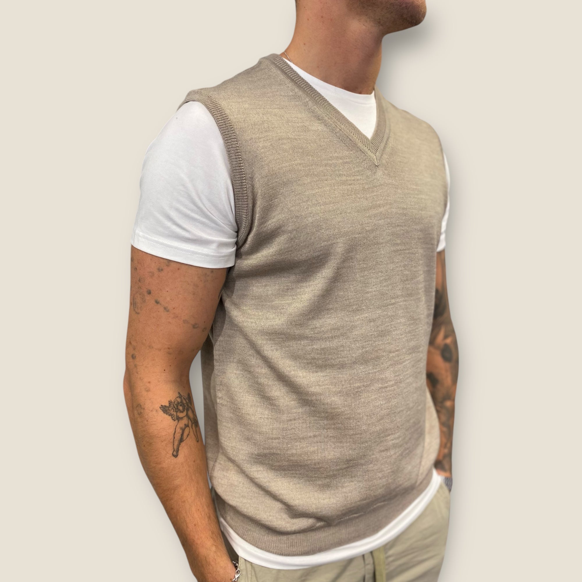 MERINO ISAI SLIPOVER VEST