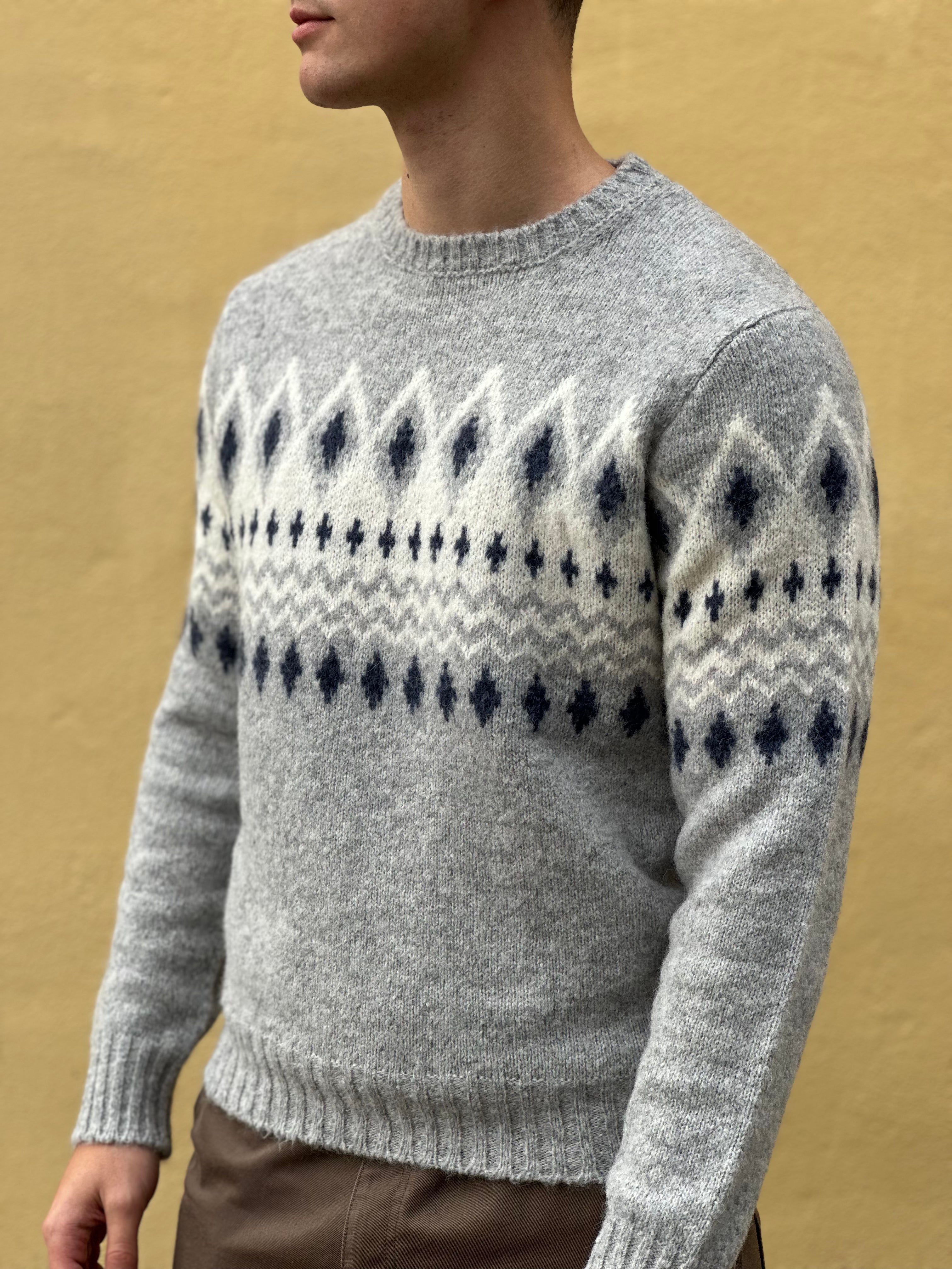 GIROCOLLO JACQUARD CREWNECK I EXTRA FIN ULD