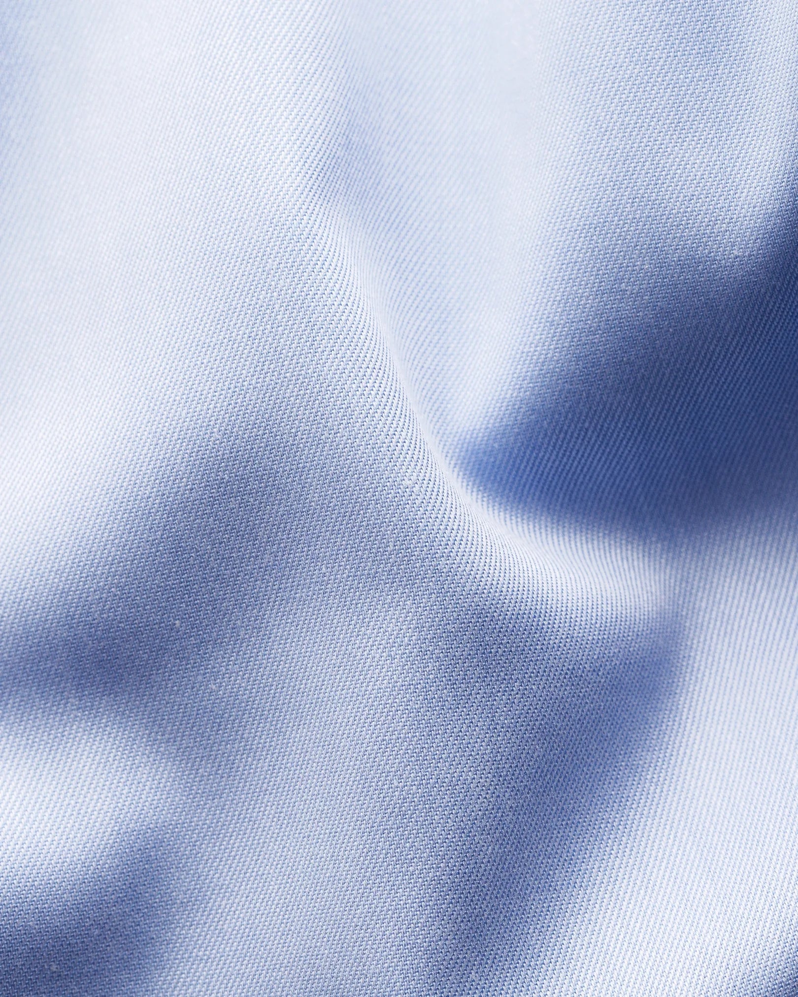 SIGNATURE TWILL SHIRT / SLIM FIT / EXTREME CUT AWAY FLIP