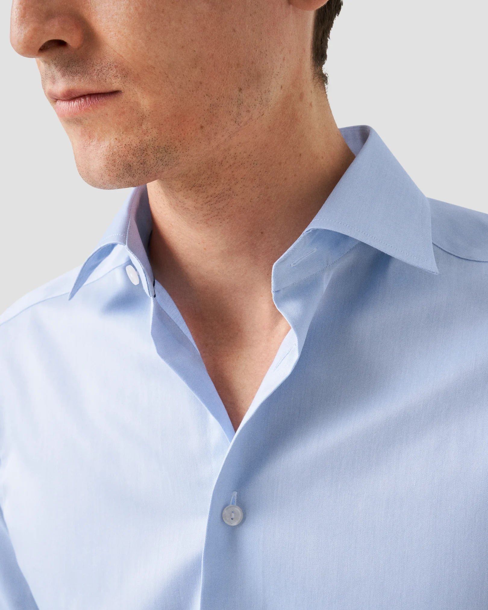SIGNATURE TWILL SHIRT / SUPER SLIM FIT / CUT AWAY FLIP