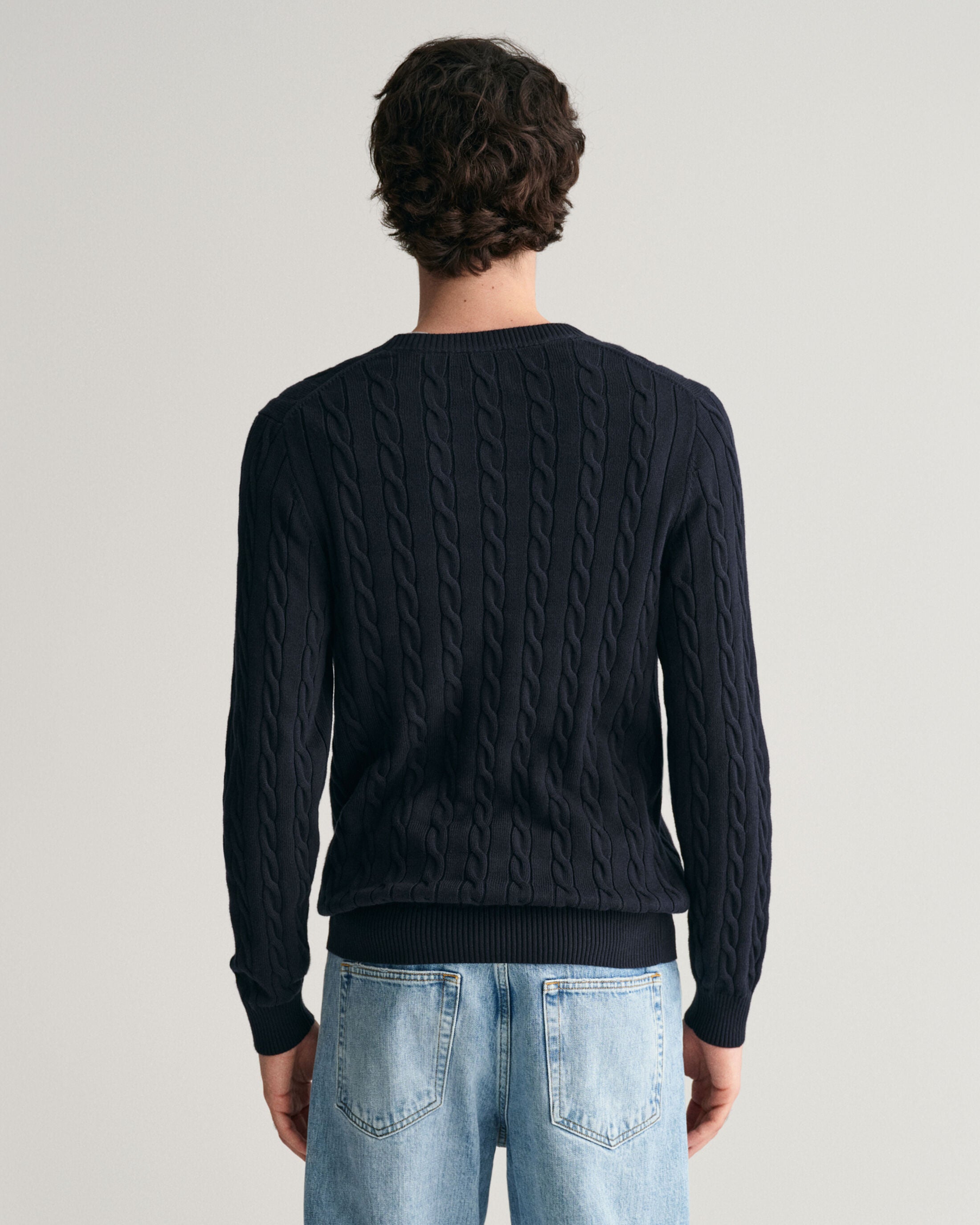 COTTON CABLE KNIT CREW NECK SWEATER