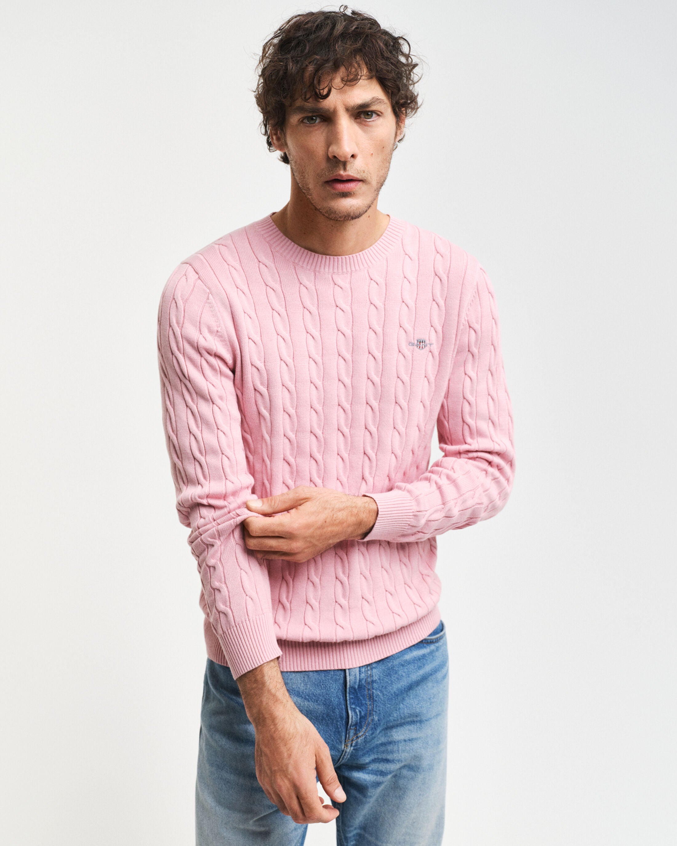 COTTON CABLE KNIT CREW NECK SWEATER