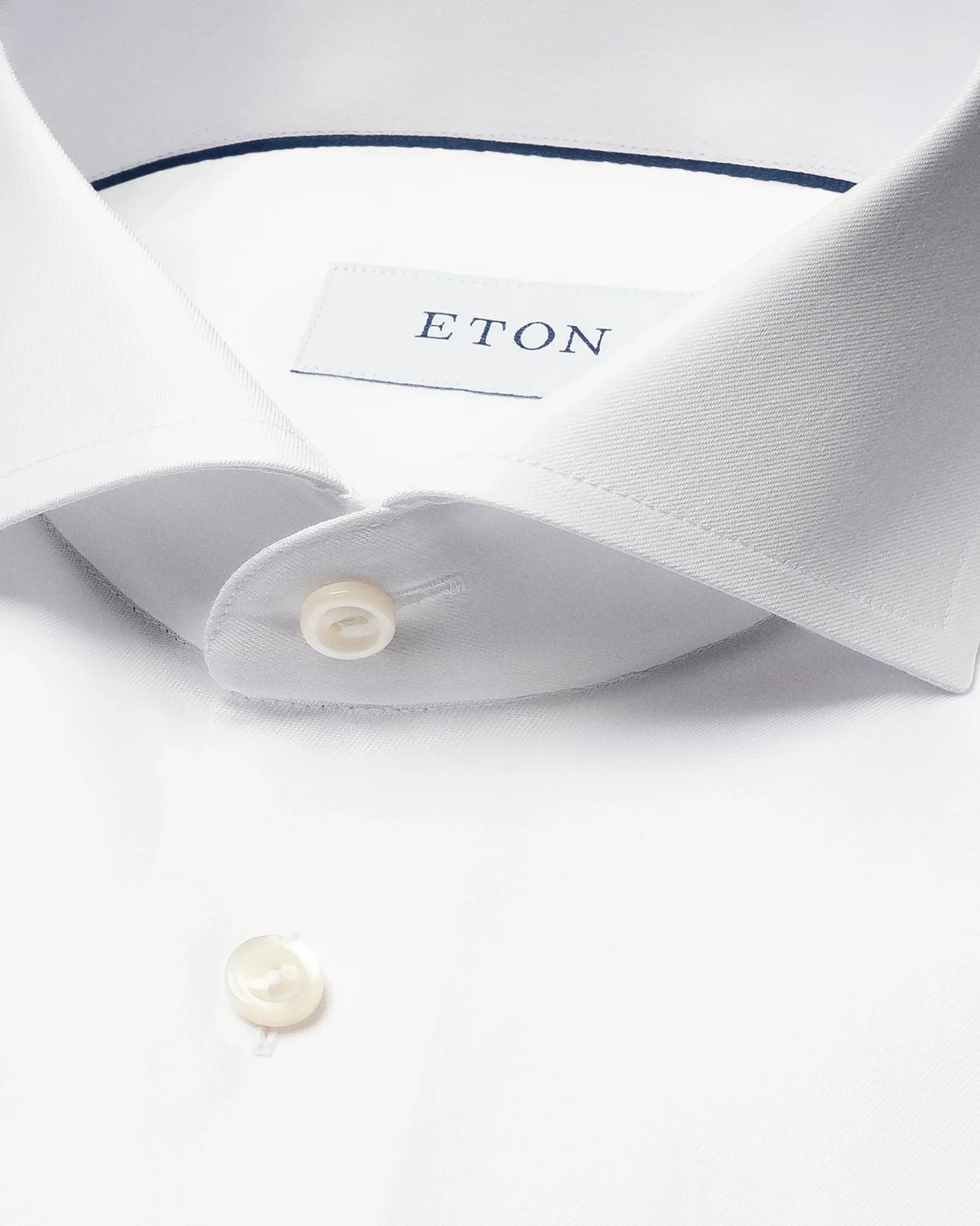 SIGNATURE TWILL SHIRT / SLIM FIT / EXTREME CUT AWAY FLIP