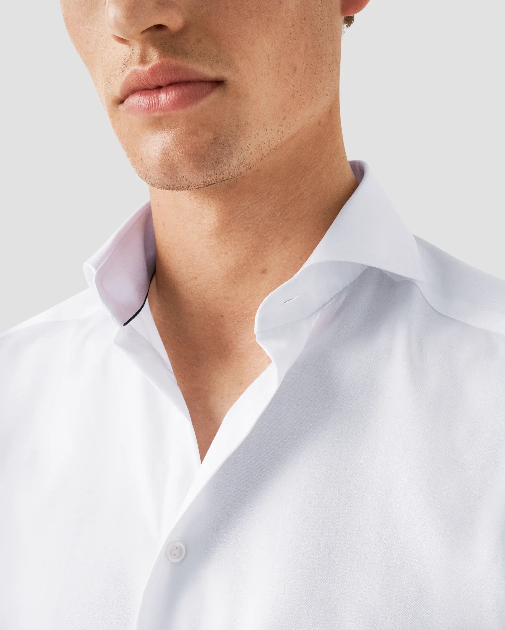 SIGNATURE TWILL SHIRT / SLIM FIT / EXTREME CUT AWAY FLIP