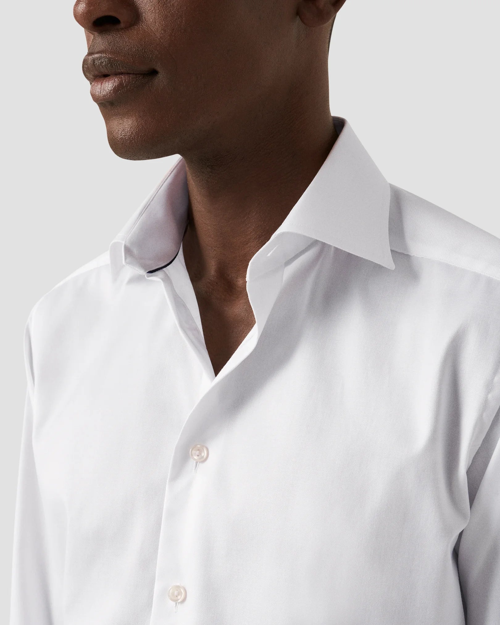 SIGNATURE TWILL SHIRT / SLIM FIT / CUT AWAY FLIP